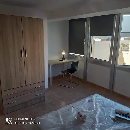 Edificio Triana St 47 *